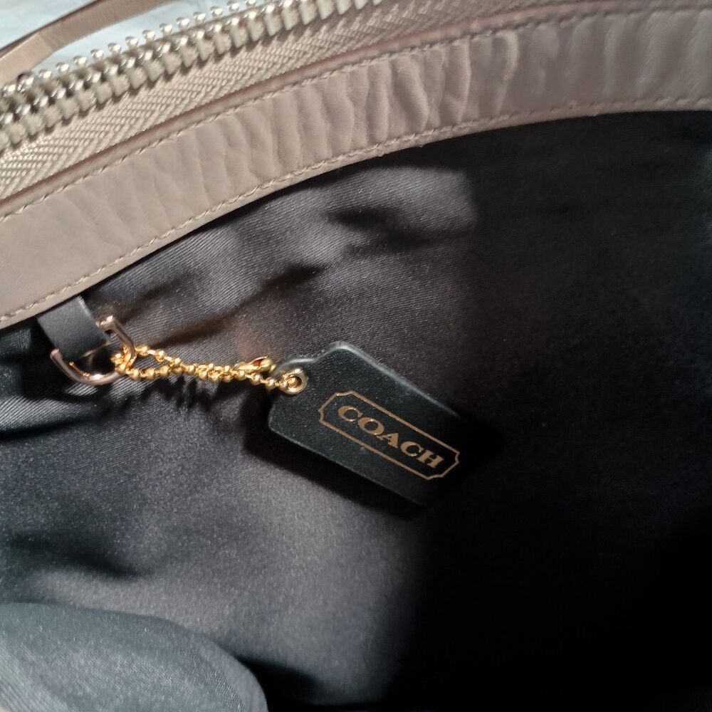Coach The Borough Bag Shoulder Bag Tote Warm Grey Leather 30348 Retro Chic - Picture 14 of 15